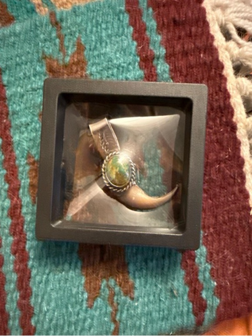 Evans green turquoise and black bear claw pendant - Picture 5 of 5